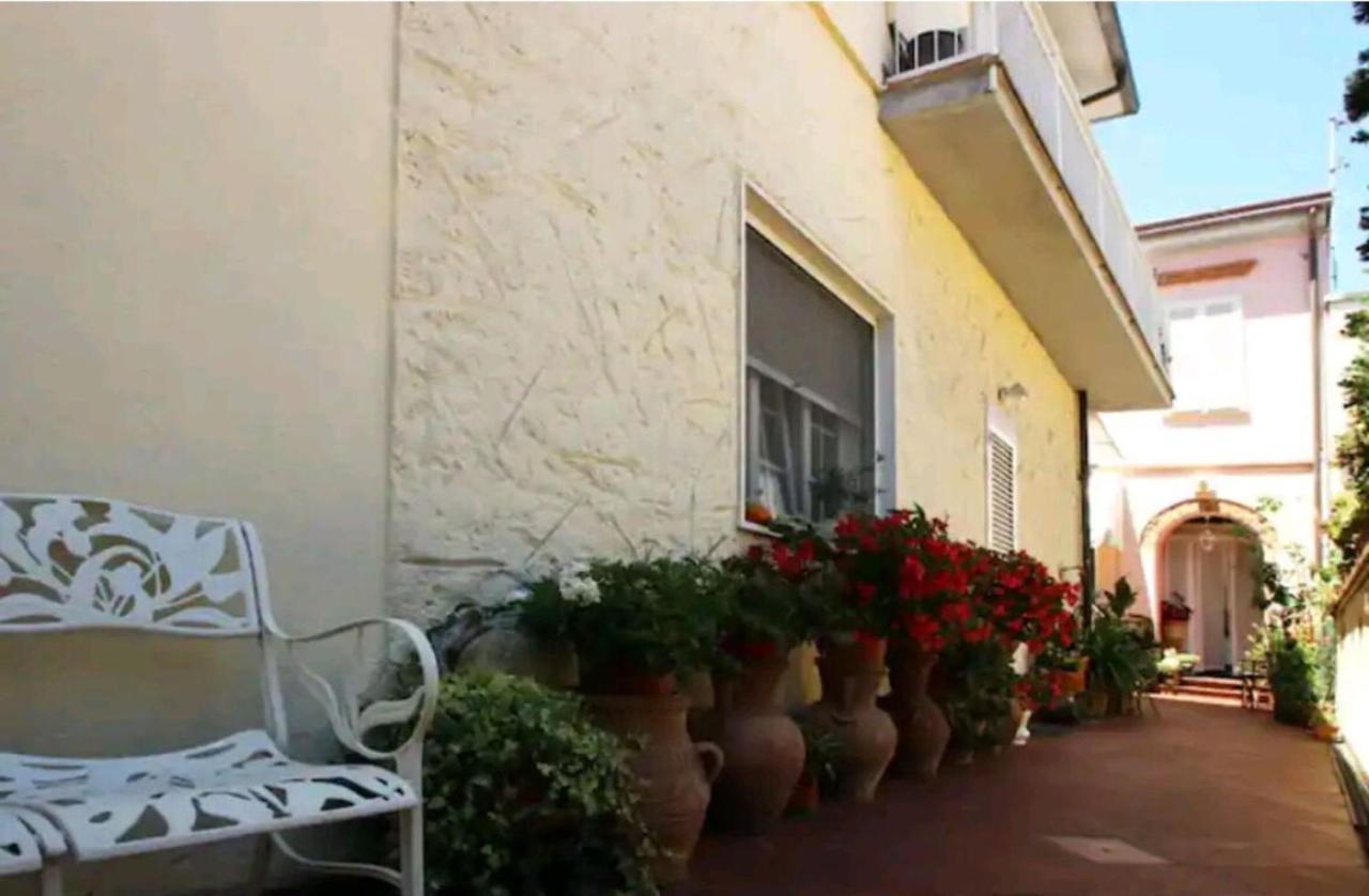Lovely House Near The Beach ตอร์เร เดล ลาโกปุชชีนี ภายนอก รูปภาพ