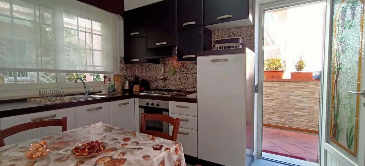 Lovely House Near The Beach ตอร์เร เดล ลาโกปุชชีนี ภายนอก รูปภาพ