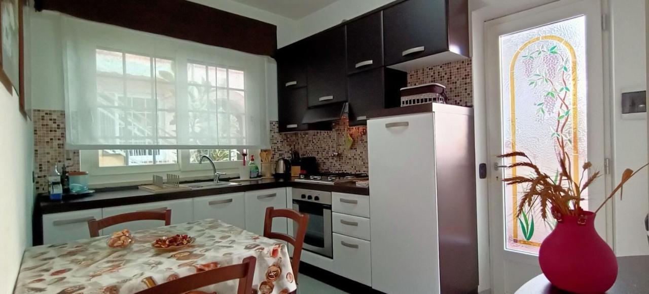 Lovely House Near The Beach ตอร์เร เดล ลาโกปุชชีนี ภายนอก รูปภาพ